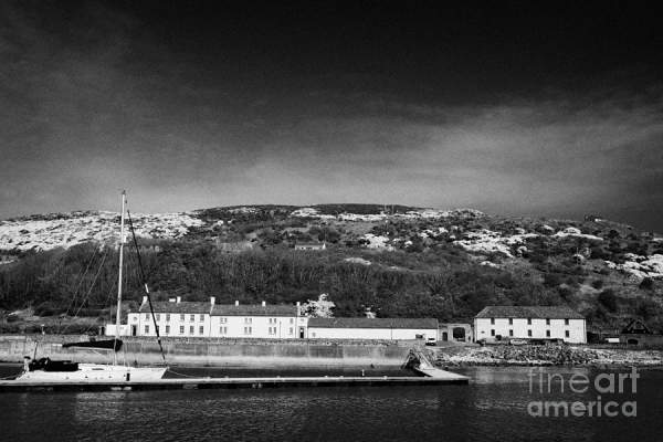 1-church-bay-with-manor-house-rathlin-harbour-rathlin-island-northern-ireland-joe-fox_0.jpg